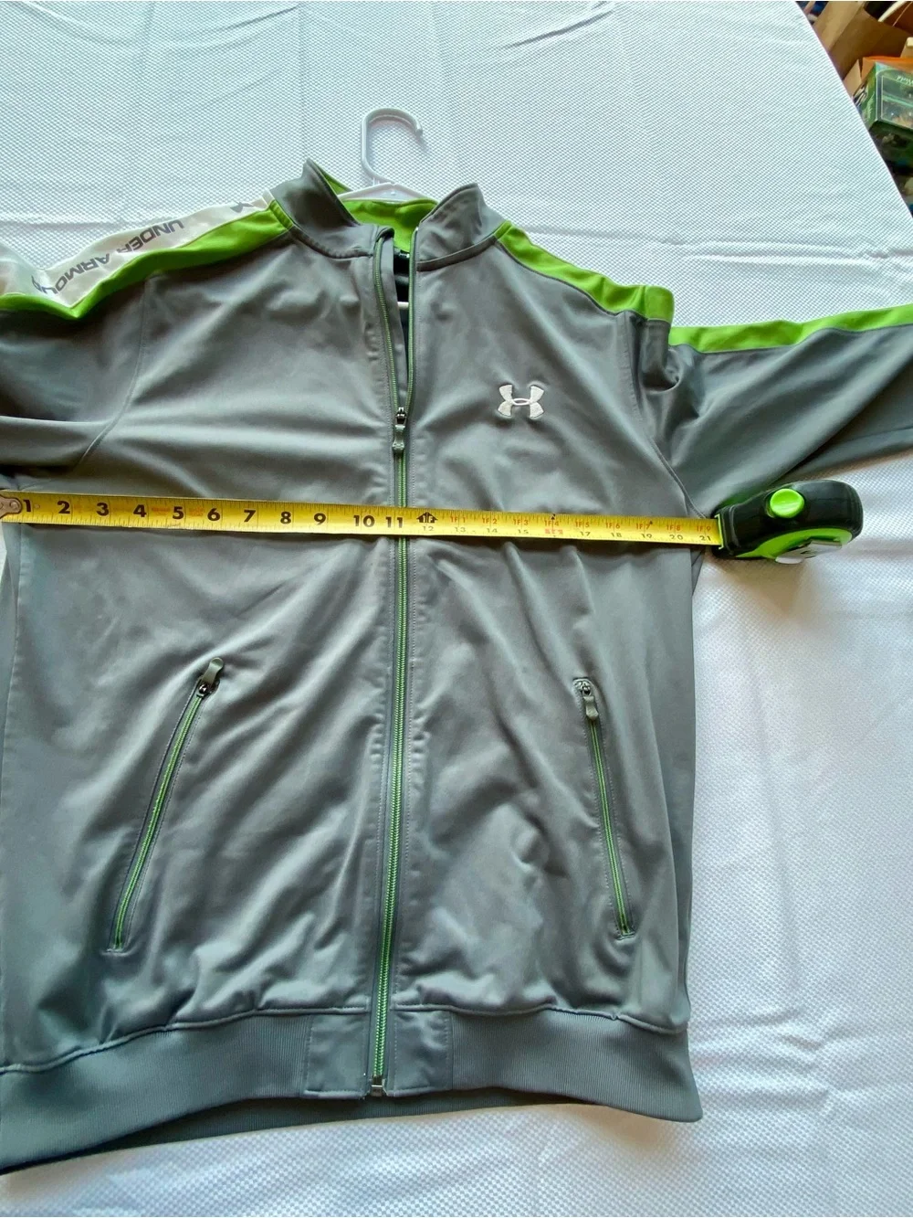 Under Armour Grey and Green Zip Track Jacket men’s medium loose
